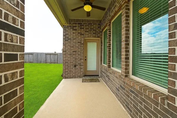 a view of a pathway both side of building