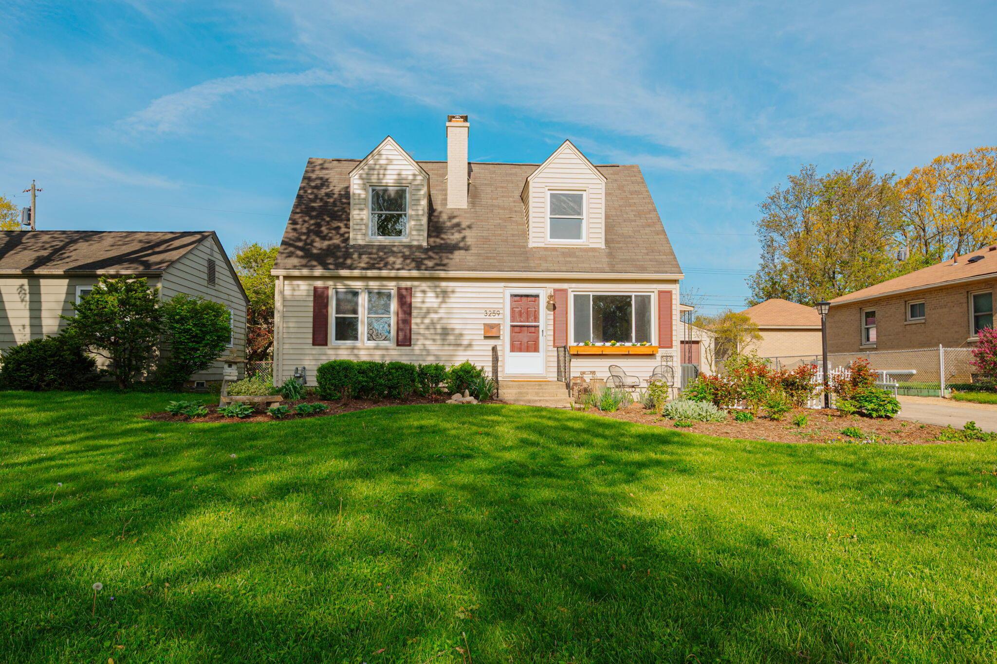 3259 Kenyon Road Columbus, OH 43221 - Photo 2 of 37 1-web-or-mls-3259 Kenyon Dr 001