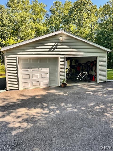 8393 Hawk View Road Germansville, PA 18053 - Photo 4 of 30 Gallery Image 4