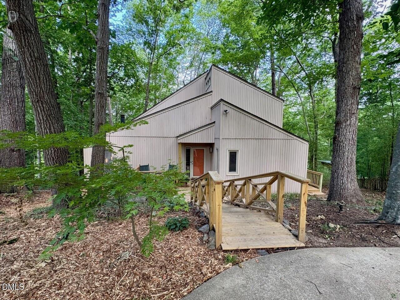 2901 Debra Drive Raleigh, NC 27607 - Photo 3 of 28 ac4b83910044b066f3432242a001fdc2388a22ea