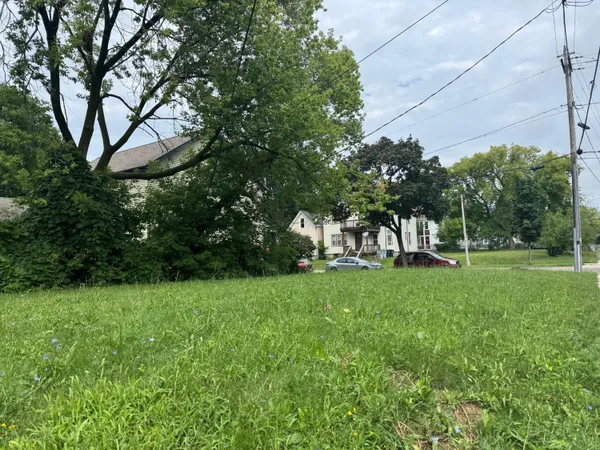 $6,375 | 1521 West Wright Street, Milwaukee, WI 53206