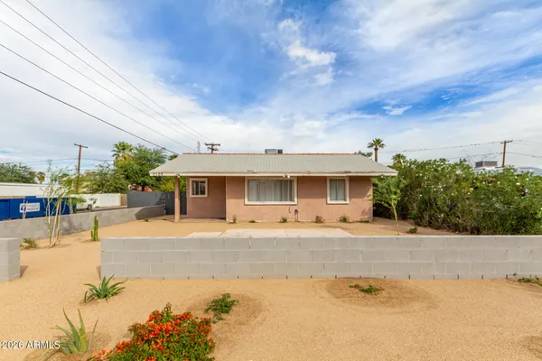 $1,599 | 2102 East Oak Street, Phoenix, AZ 85006