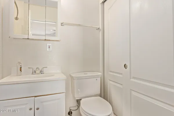 $1,599 | 2102 East Oak Street, Phoenix, AZ 85006