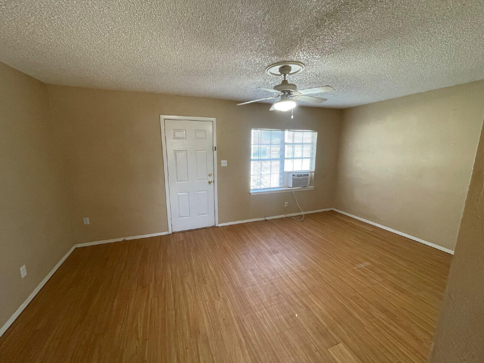 2809 37th Street Lubbock, TX 79413 - Photo 3 of 10 3
