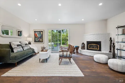 $1,375,000 | 7960 Bella Vista Drive, Sebastopol, CA 95472