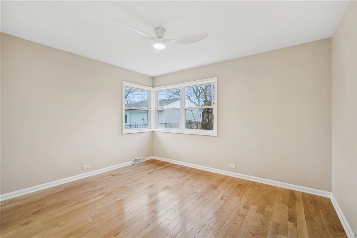 1812 Winthrop Road Highland Park, IL 60035 - Photo 20 of 32