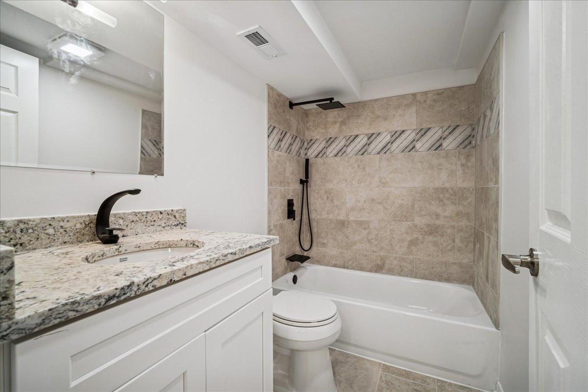 1812 Winthrop Road Highland Park, IL 60035 - Photo 23 of 32