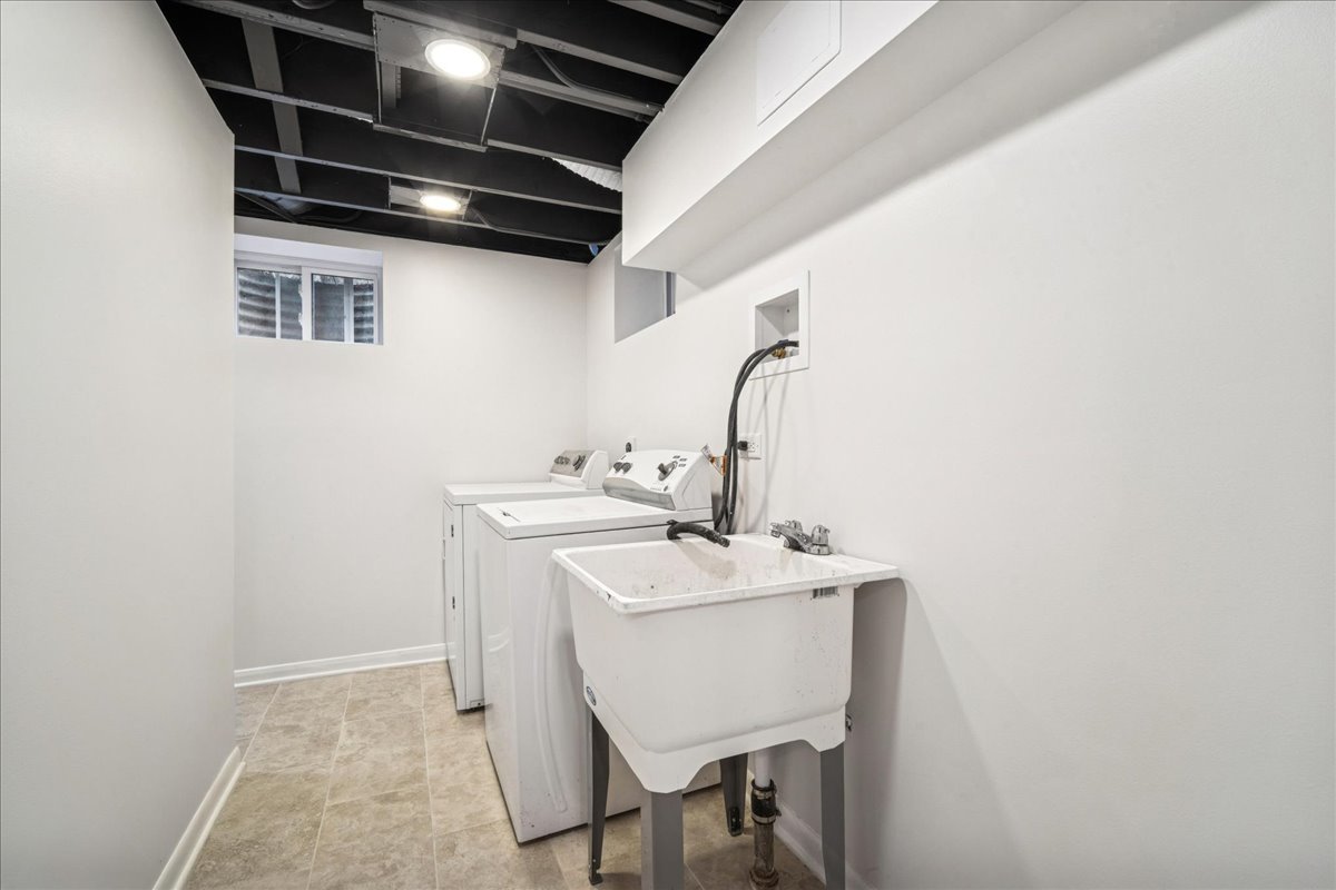 1812 Winthrop Road Highland Park, IL 60035 - Photo 24 of 32