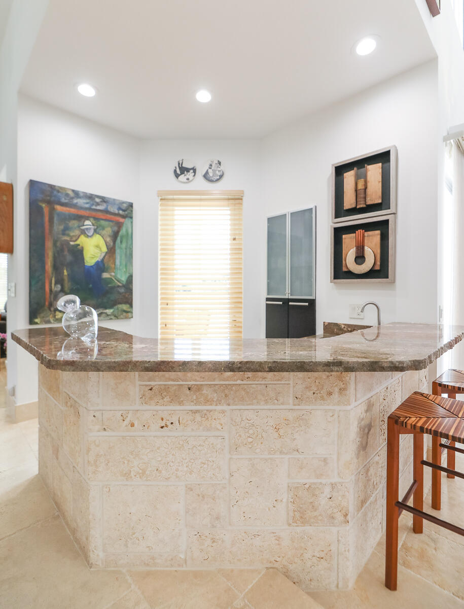 3030 Hampton Place Boca Raton, FL 33434 - Photo 26 of 93 4BB6B6BE-9D1E-4C28-9FA6-9AF84CC5452D