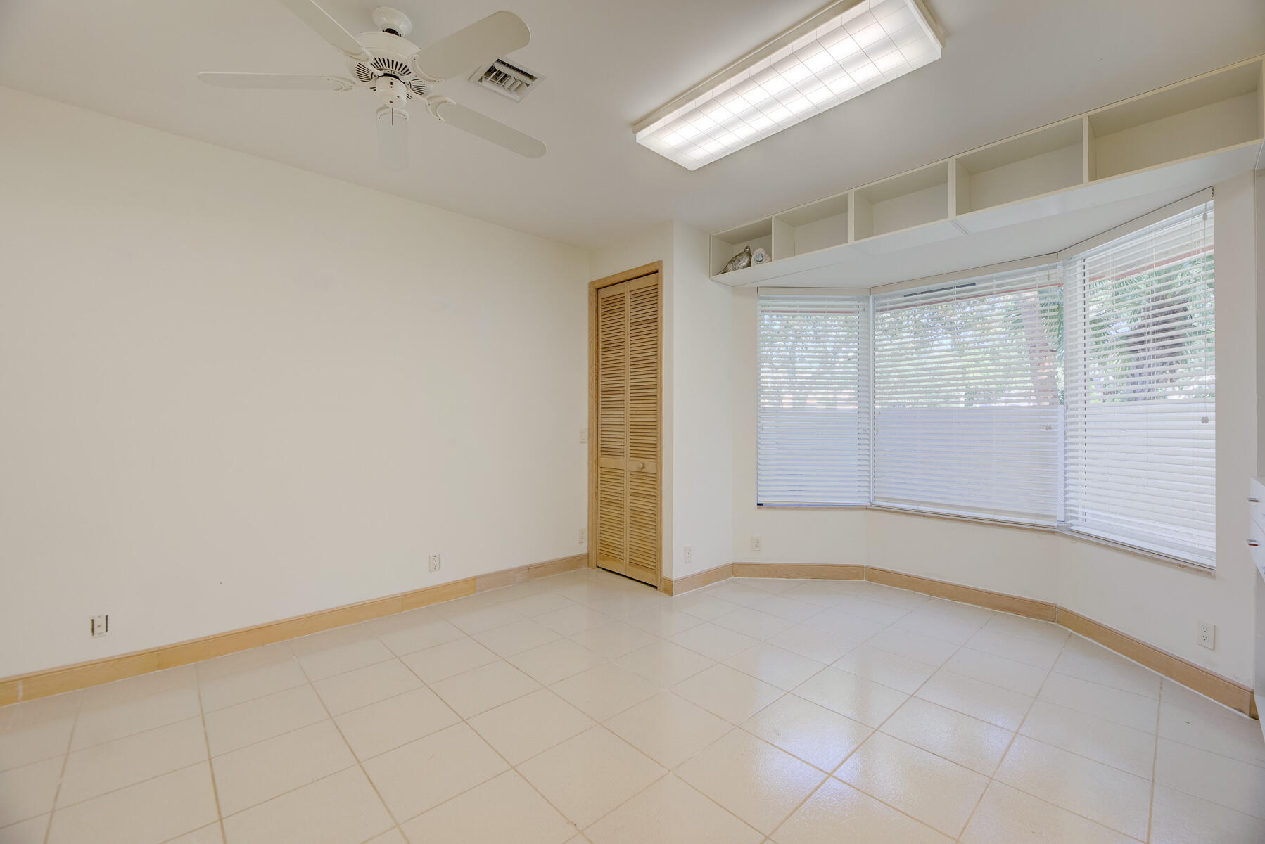 3030 Hampton Place Boca Raton, FL 33434 - Photo 34 of 93 59CBE7C5-28BE-4C64-BC22-540029F1D16B