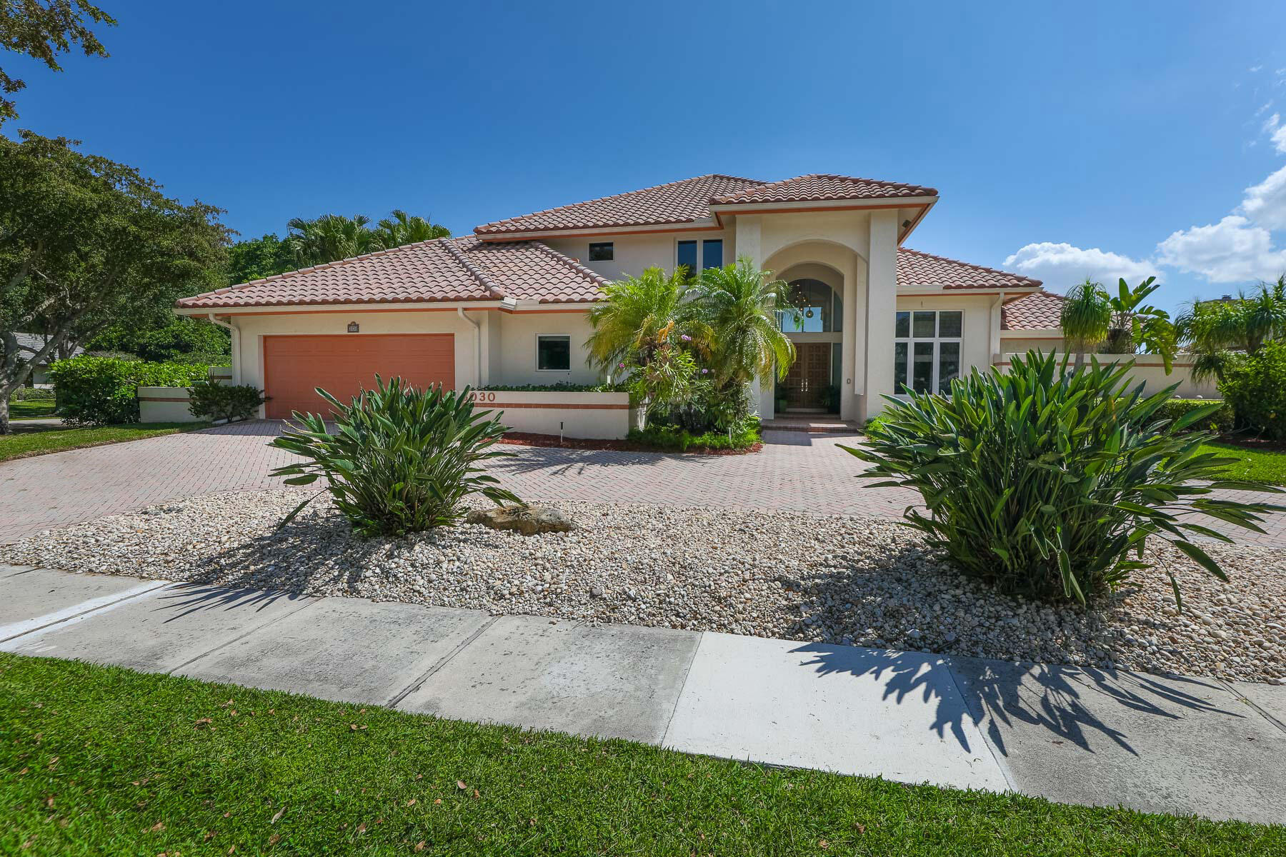 3030 Hampton Place Boca Raton, FL 33434 - Photo 4 of 93 C2F3CCE6-6CF9-4063-94E5-50AC3D2F44BC