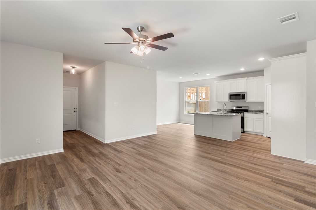 2602 Falcon Ridge Drive Bryan, TX 77803 - Photo 4 of 30