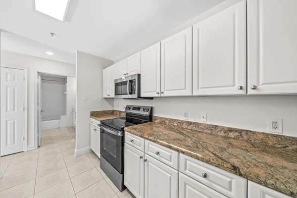 $335,000 | 1203 Town Center Drive, Unit 202, Jupiter, FL 33458