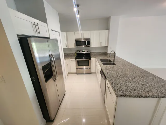 $2,300 | 5067 Southeast Mariner Garden Circle, Stuart, FL 34997