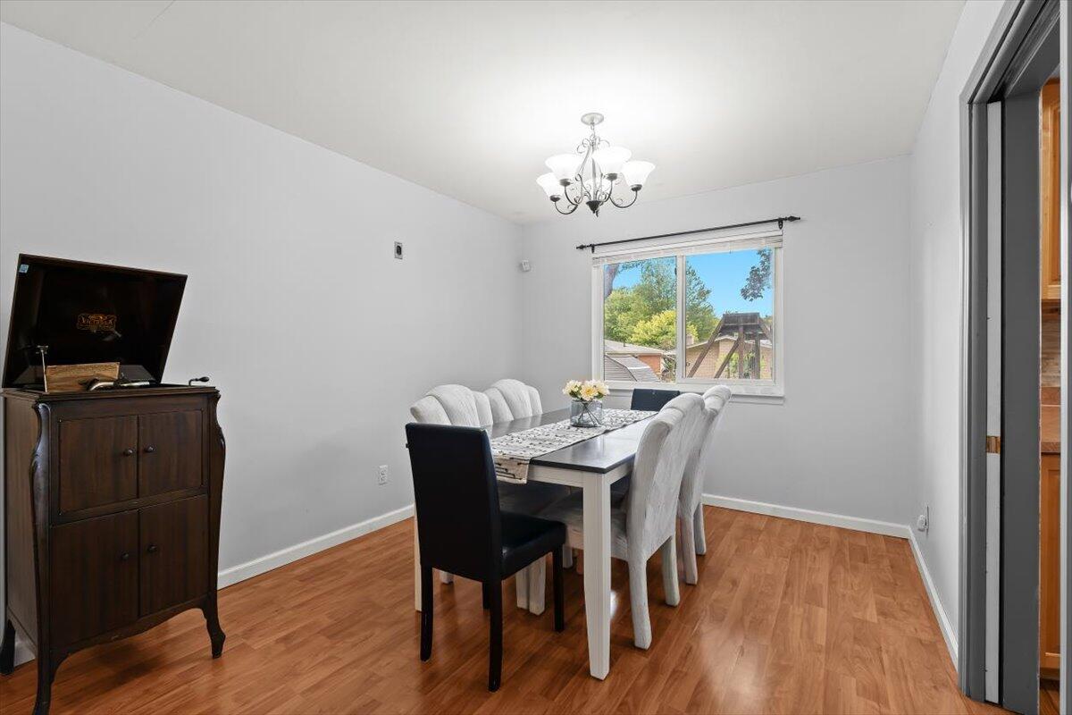 43009 Arlington Road Canton, MI 48187 - Photo 11 of 37 Dining Room