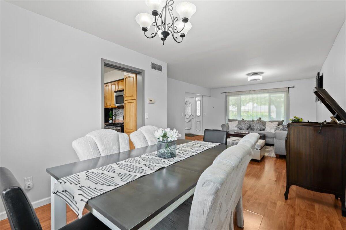 43009 Arlington Road Canton, MI 48187 - Photo 12 of 37 Dining Room