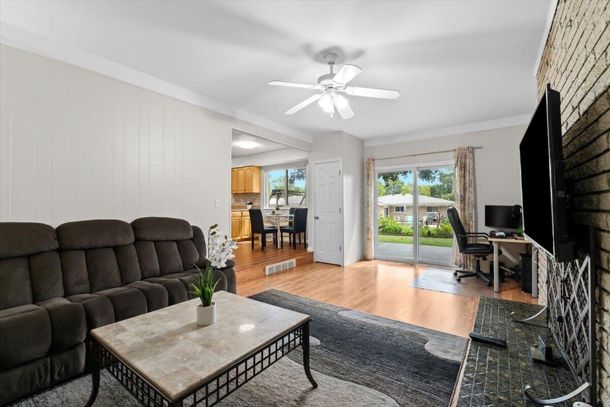 43009 Arlington Road Canton, MI 48187 - Photo 18 of 37 19