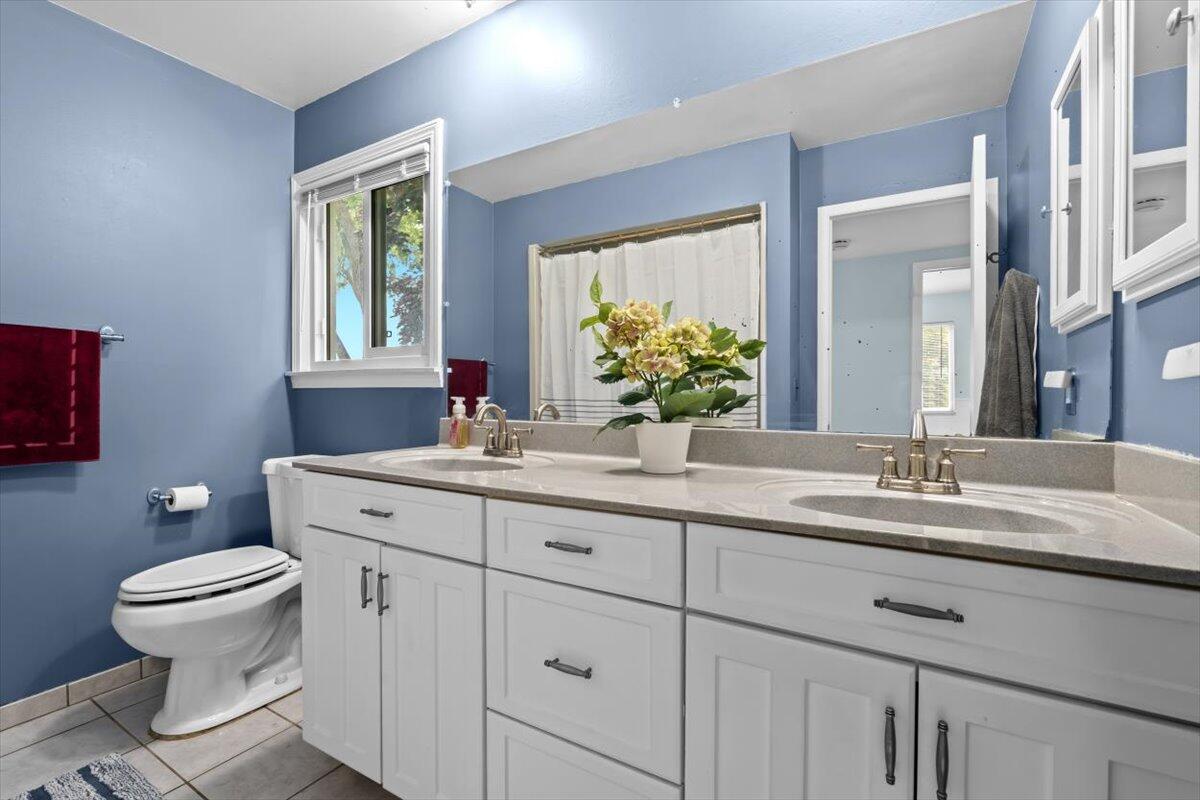 43009 Arlington Road Canton, MI 48187 - Photo 25 of 37 26