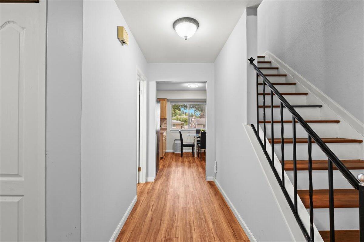 43009 Arlington Road Canton, MI 48187 - Photo 7 of 37 Foyer