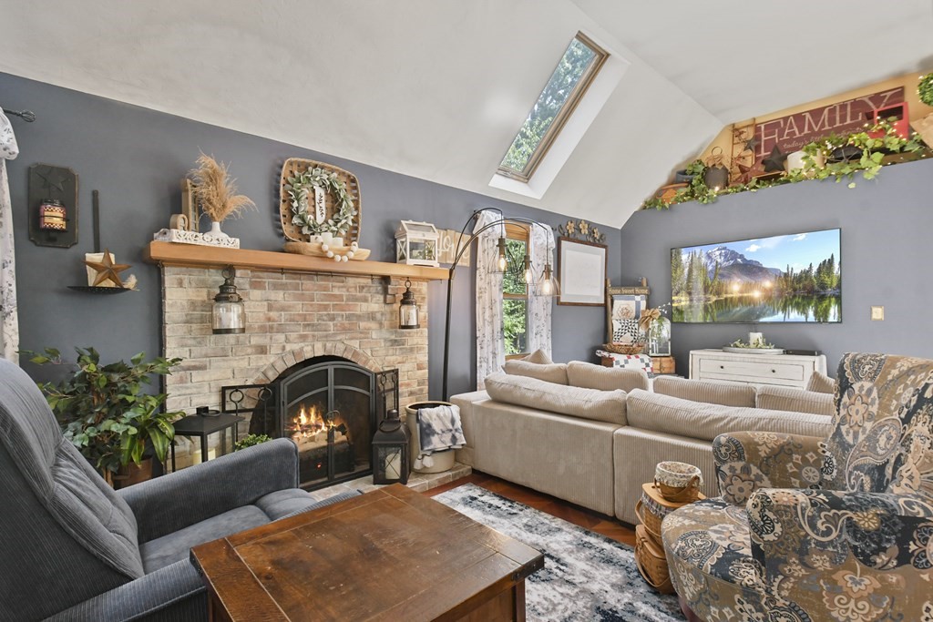 80 Bennett Street Hudson, MA 01749 - Photo 11 of 42 Gallery Image 11