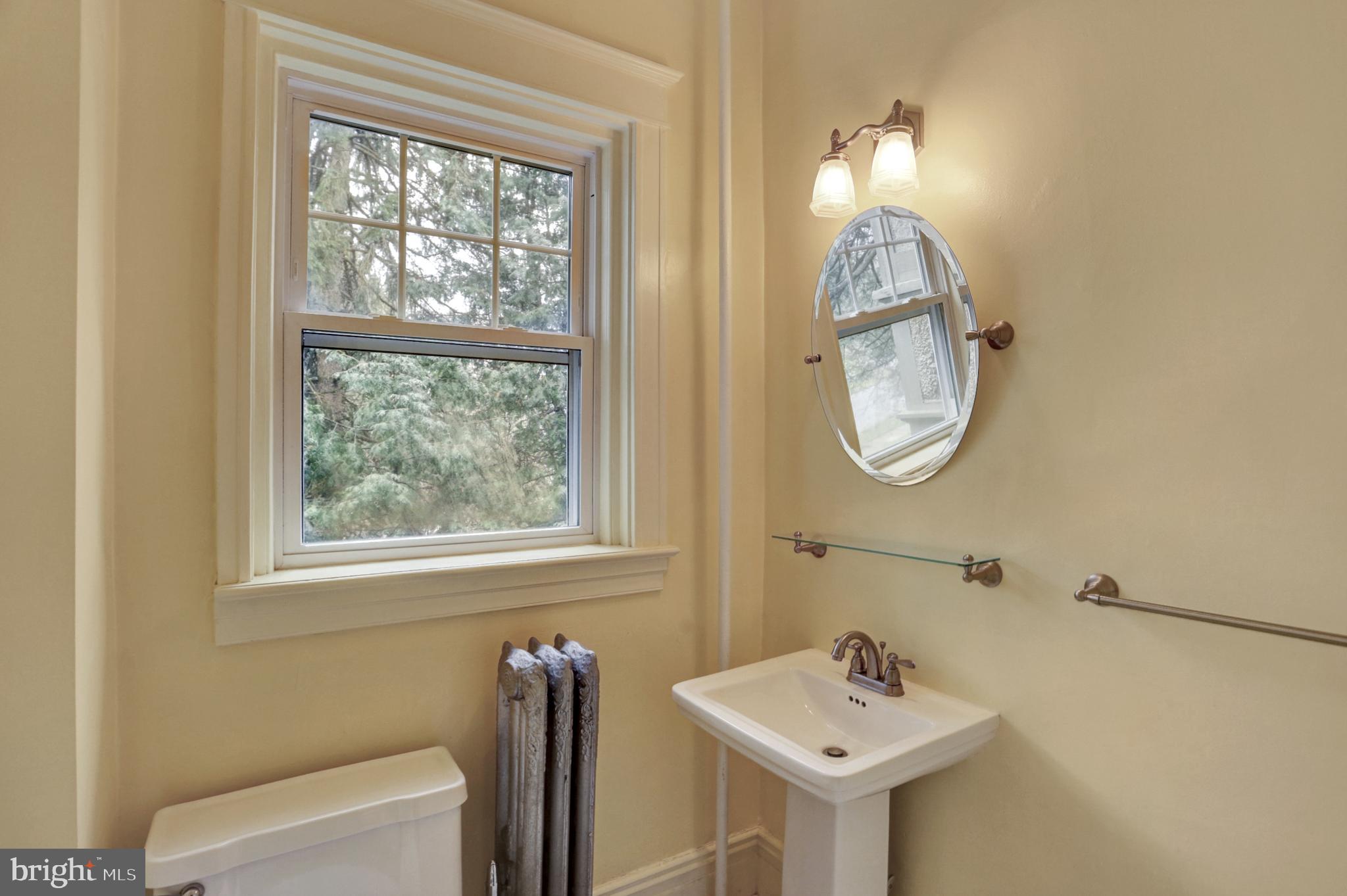 214 Hillside Road Harrisburg, PA 17104 - Photo 7 of 38 Gallery Image 7