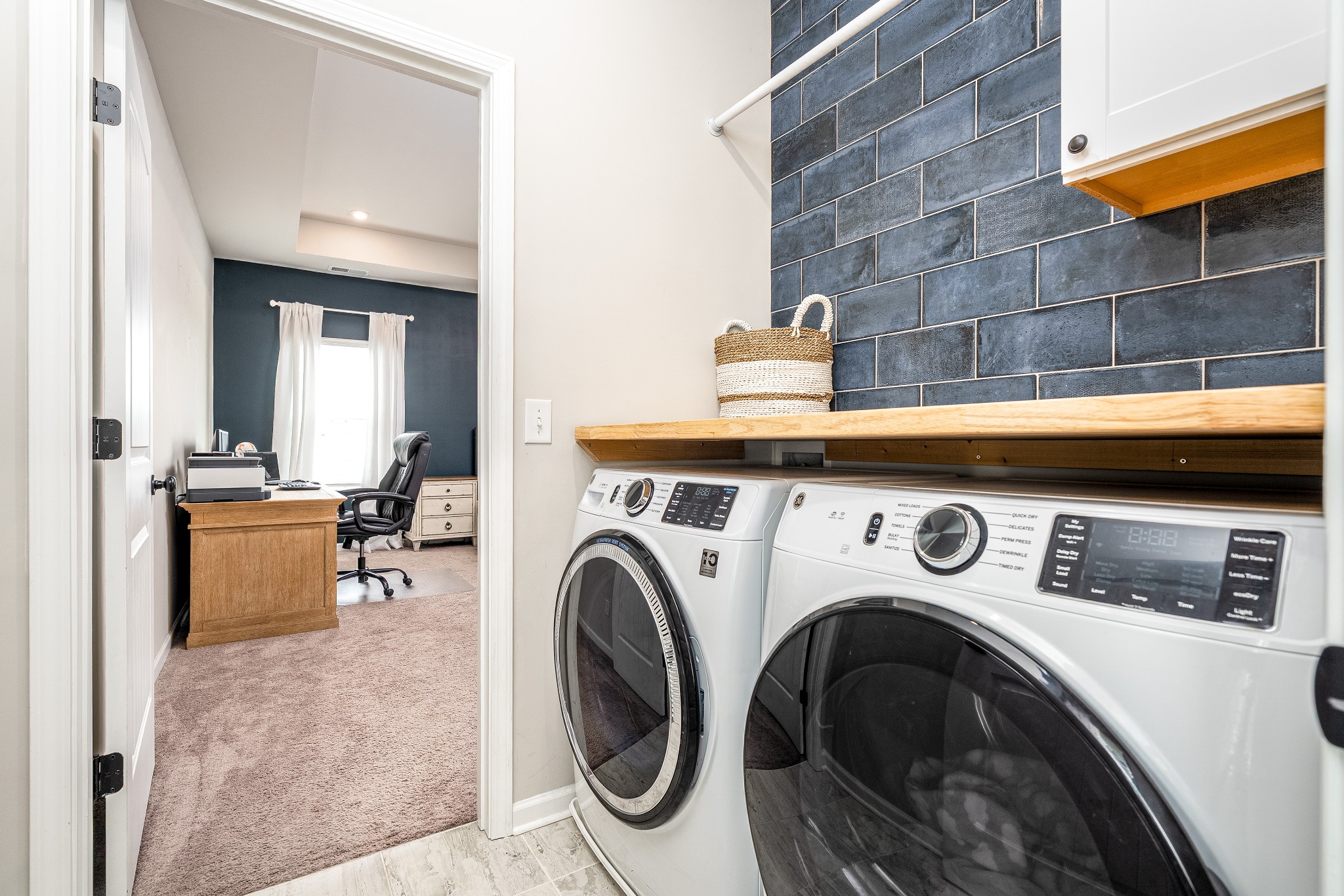 2991 Timewinder Way Columbia, TN 38401 - Photo 23 of 33 a view of living room with washer and dryer
