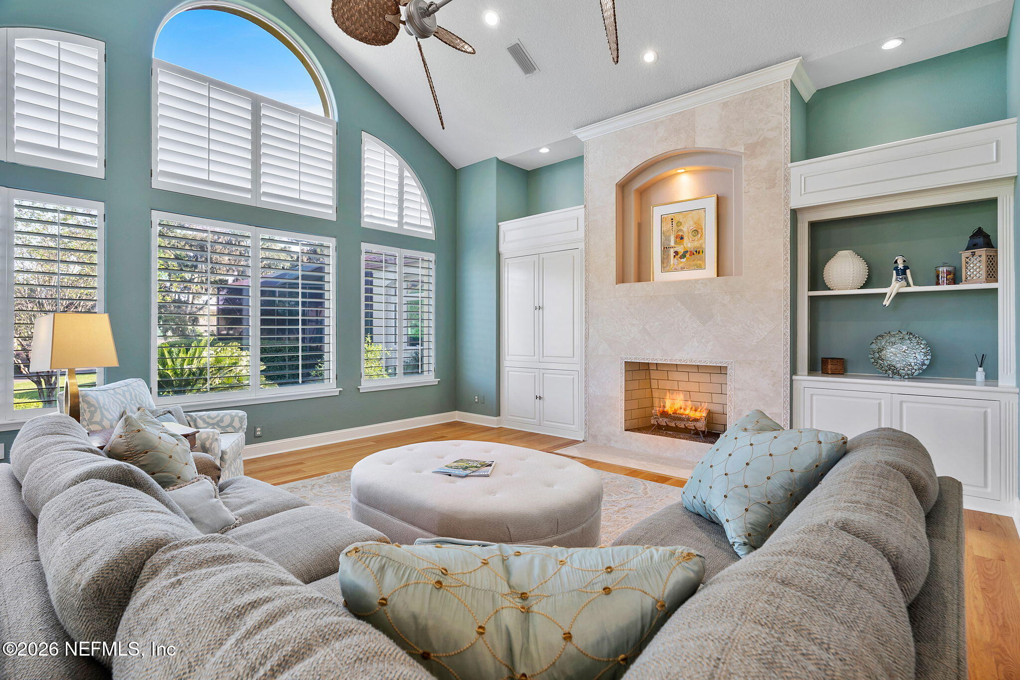 160 Governors Road Ponte Vedra Beach, FL 32082 - Photo 25 of 72 Family Room to Gas Fireplace