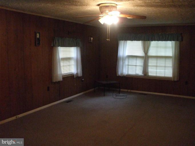 286 Lockhouse Road Falling Waters, WV 25419 - Photo 6 of 21 Family Room