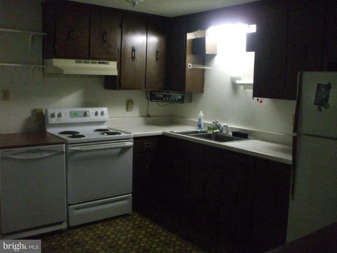 286 Lockhouse Road Falling Waters, WV 25419 - Photo 9 of 21 Kitchen #2