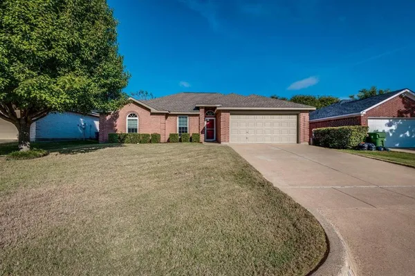 $2,200 | 3005 Dove Valley Lane, Mansfield, TX 76063