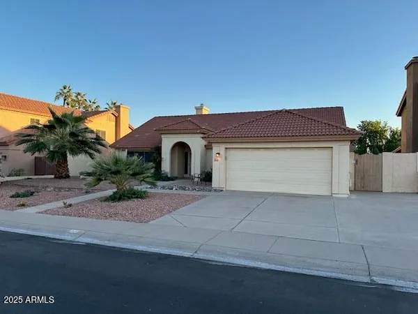 $569,900 | 3909 East Lavender Lane, Phoenix, AZ 85044