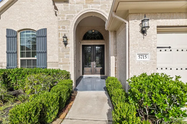 $718,888 | 5715 Caper Shores Lane, Sugar Land, TX 77479