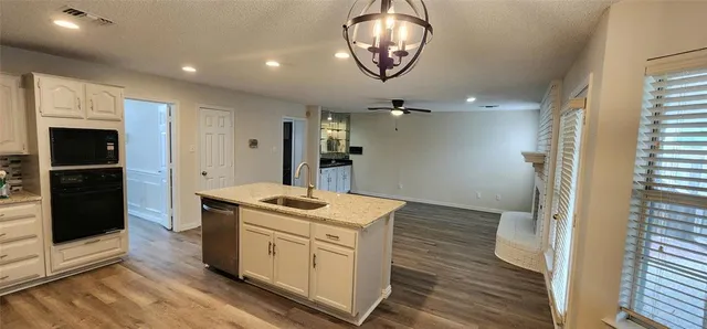 $2,400 | 716 Violet Court, Mesquite, TX 75150