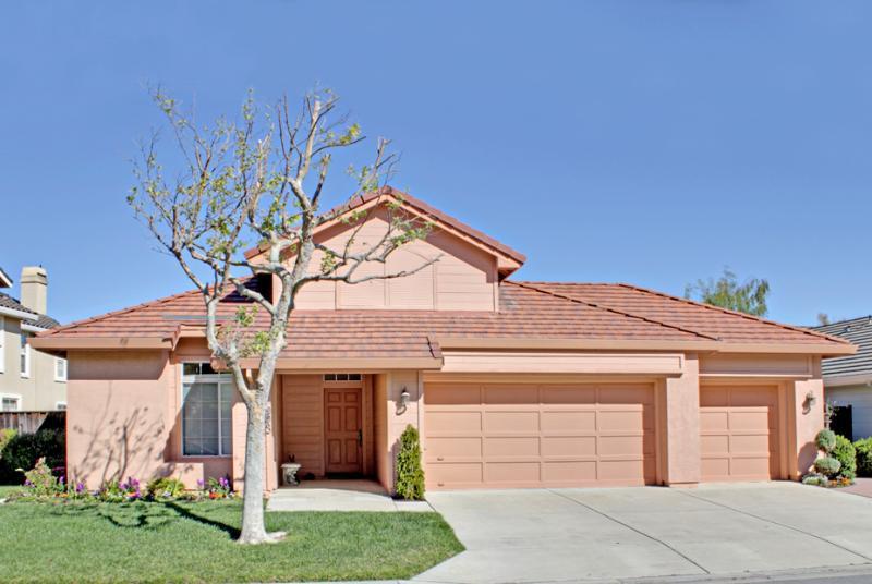 17653 River Run Road Salinas, CA 93908 - Photo 3 of 33 Gallery Image 3