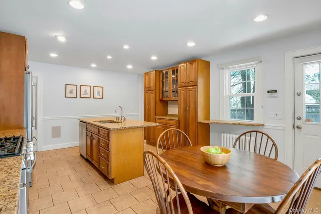 $995,000 | 25 Maple Road, Briarcliff Manor, NY 10510