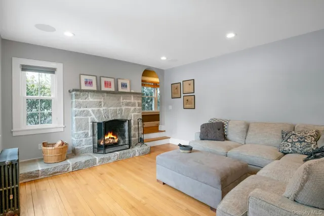 $995,000 | 25 Maple Road, Briarcliff Manor, NY 10510