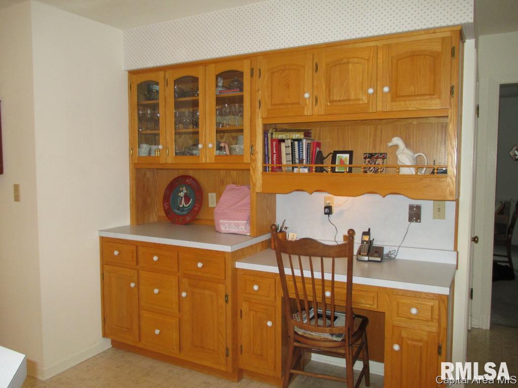 2223 Greenbriar Road Springfield, IL 62704 - Photo 13 of 31
