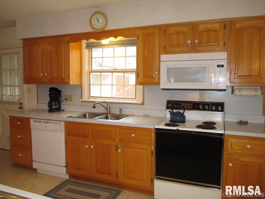 2223 Greenbriar Road Springfield, IL 62704 - Photo 15 of 31