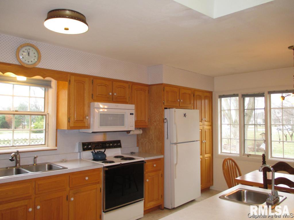 2223 Greenbriar Road Springfield, IL 62704 - Photo 16 of 31