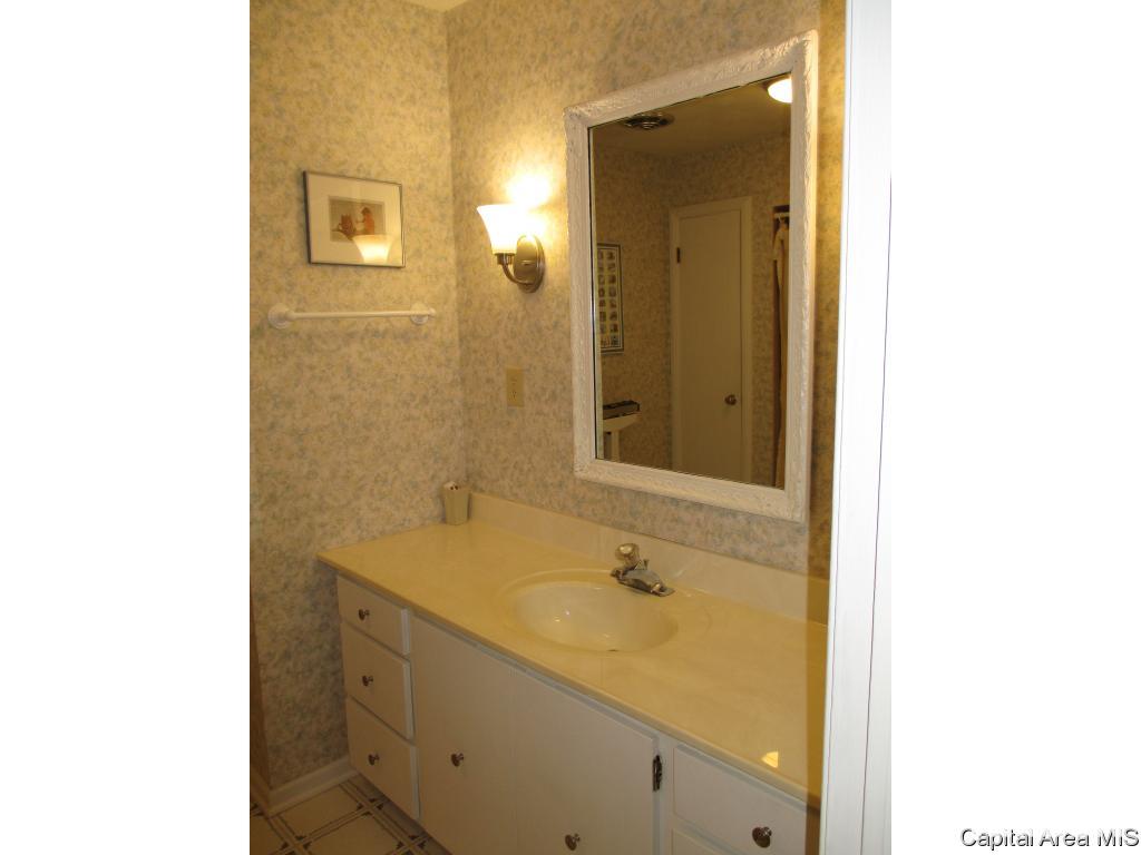 2223 Greenbriar Road Springfield, IL 62704 - Photo 26 of 31