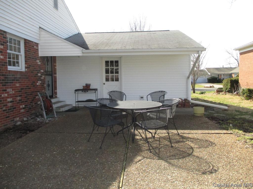 2223 Greenbriar Road Springfield, IL 62704 - Photo 28 of 31