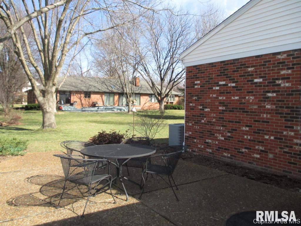 2223 Greenbriar Road Springfield, IL 62704 - Photo 29 of 31