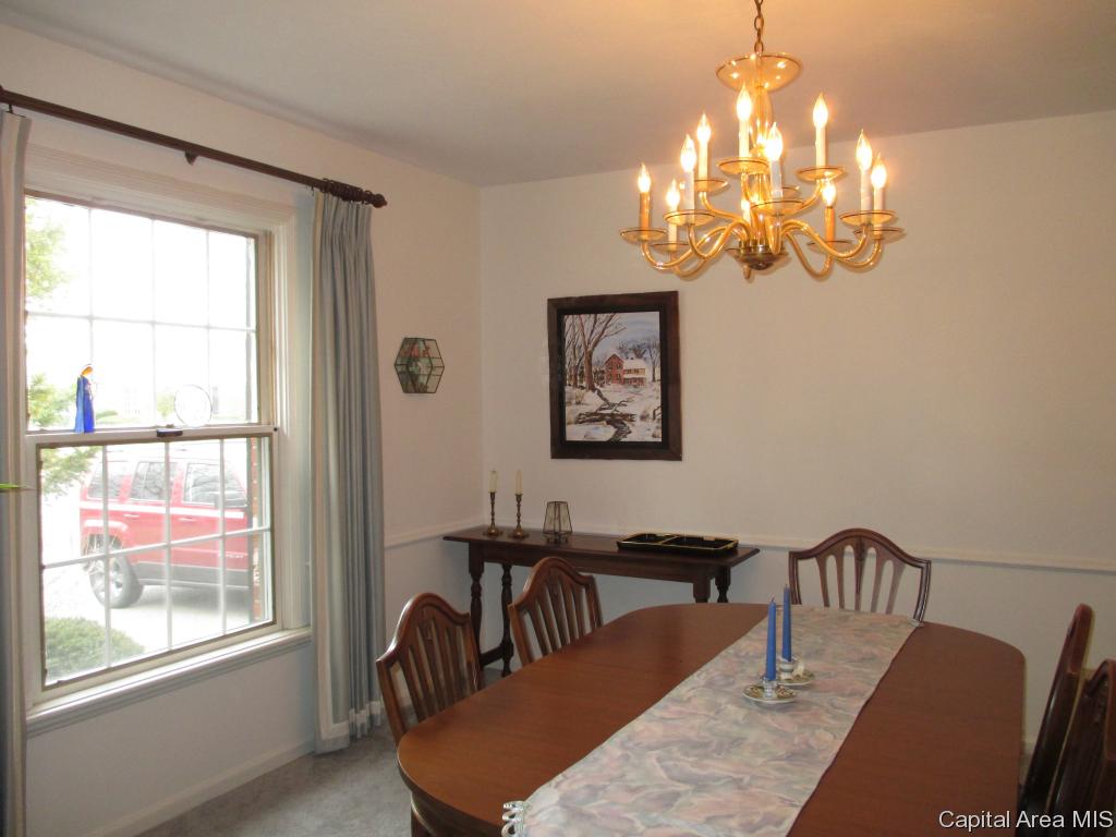 2223 Greenbriar Road Springfield, IL 62704 - Photo 7 of 31