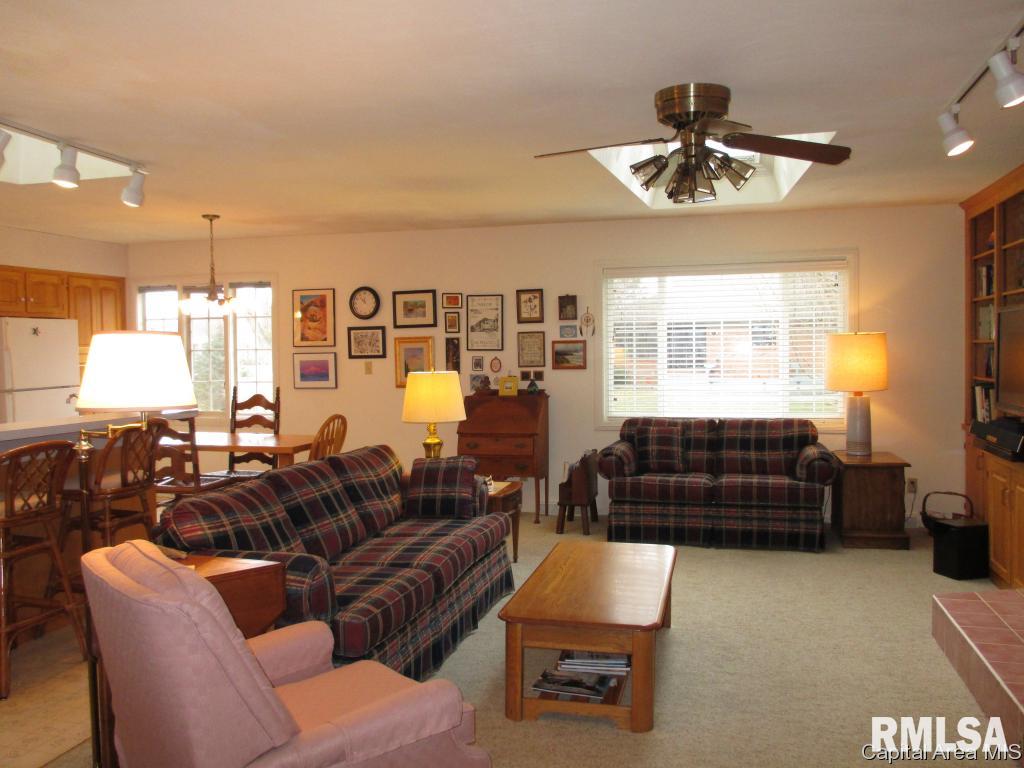 2223 Greenbriar Road Springfield, IL 62704 - Photo 9 of 31