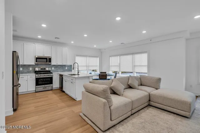 $675,000 | 629-631 Highway 88, Unit 13, Point Pleasant, NJ 08742