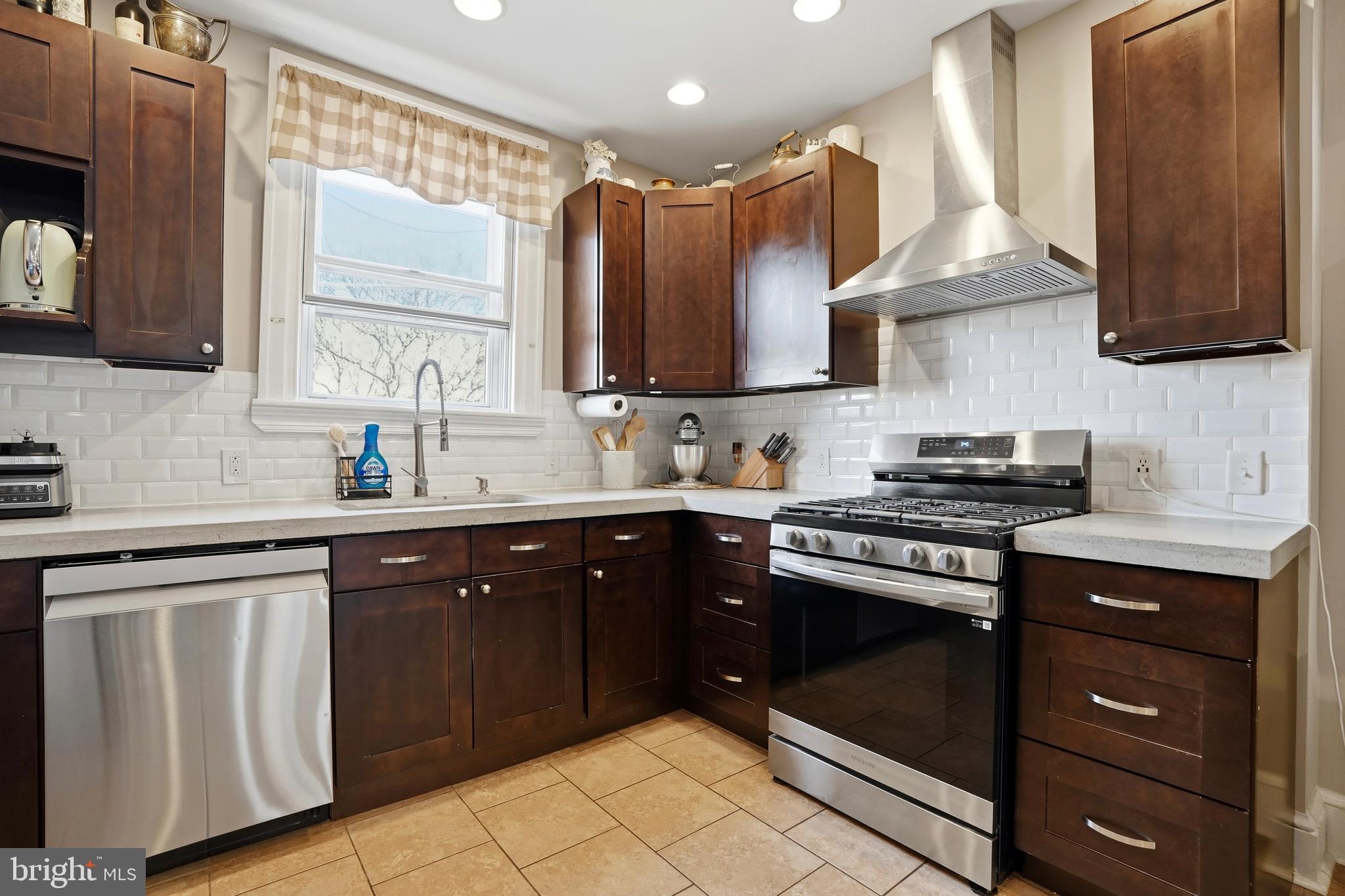 636 Roxborough Avenue Philadelphia, PA 19128 - Photo 7 of 15