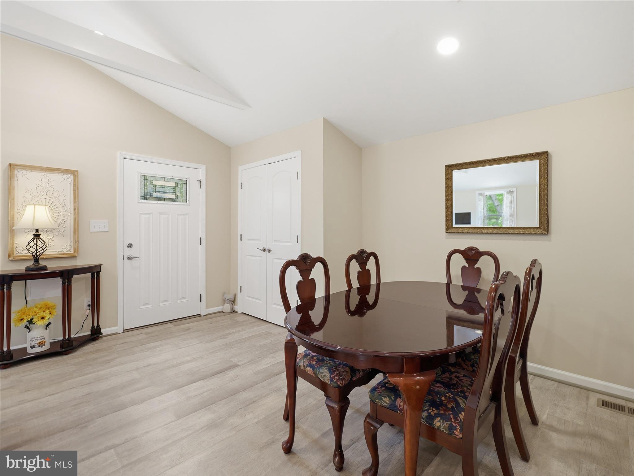 3147 Mountain Lake Road Hedgesville, WV 25427 - Photo 14 of 53 Dining area
