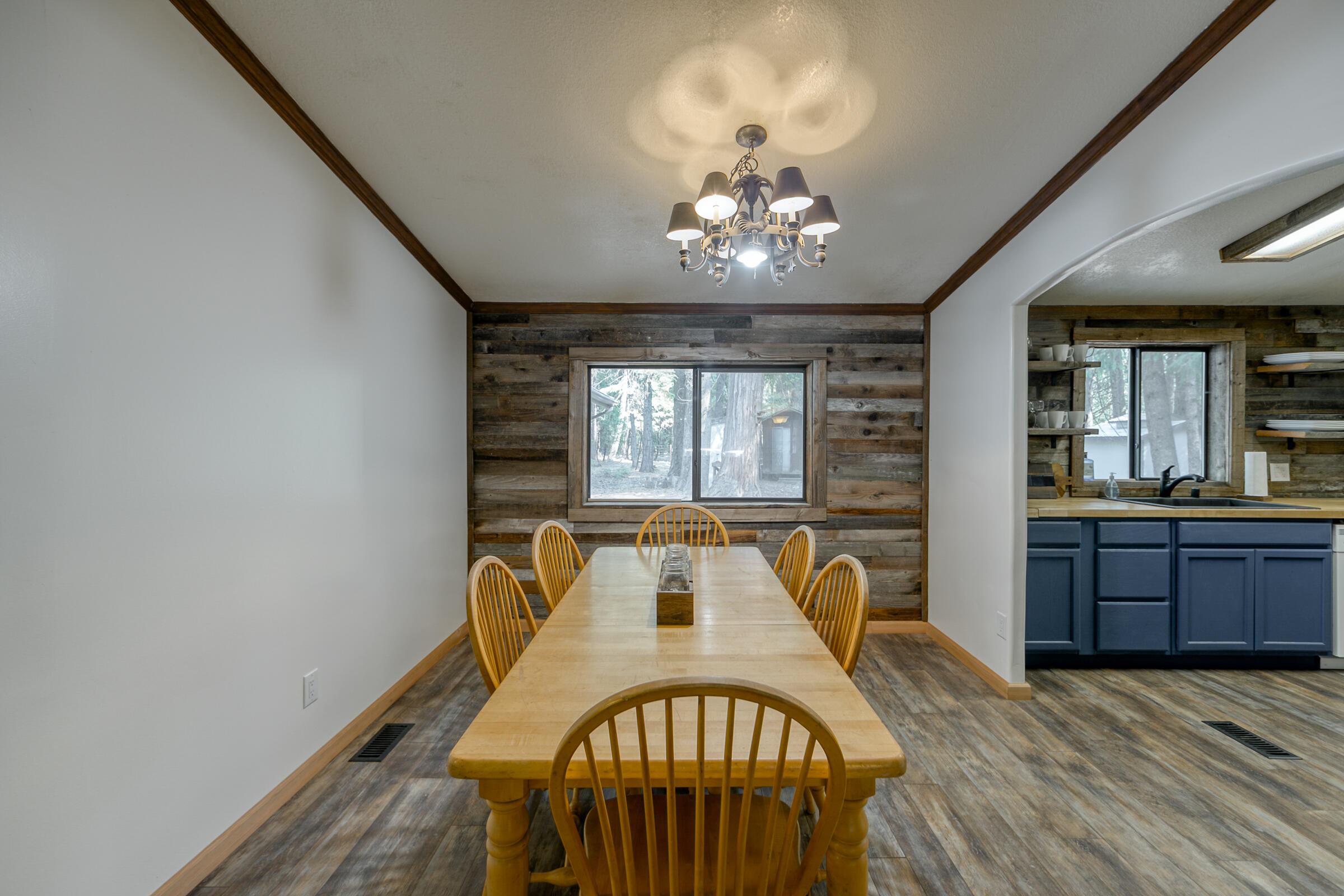 8133 Lake McCumber Road Shingletown, CA 96088 - Photo 16 of 56 Dining