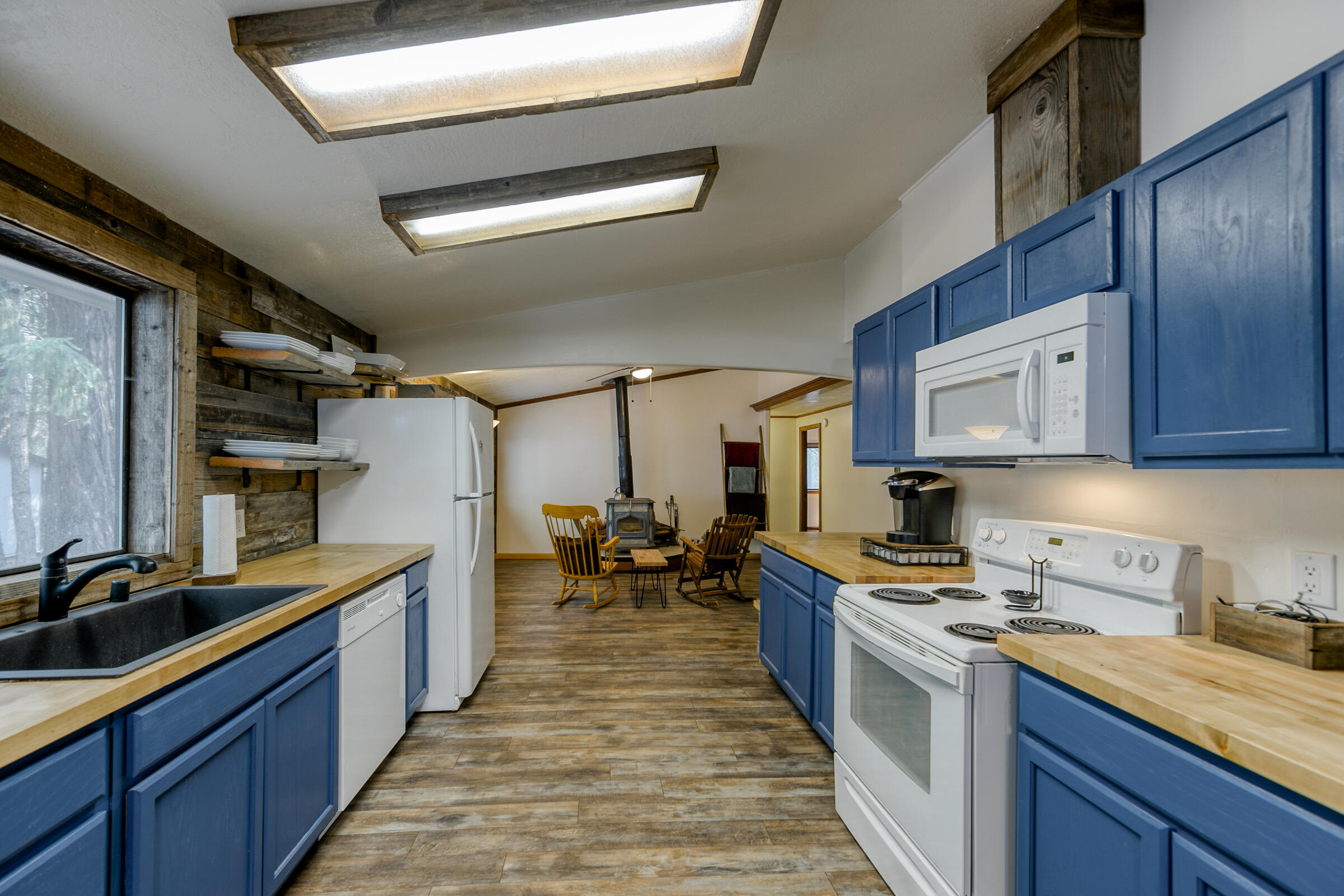 8133 Lake McCumber Road Shingletown, CA 96088 - Photo 17 of 56 Kitchen