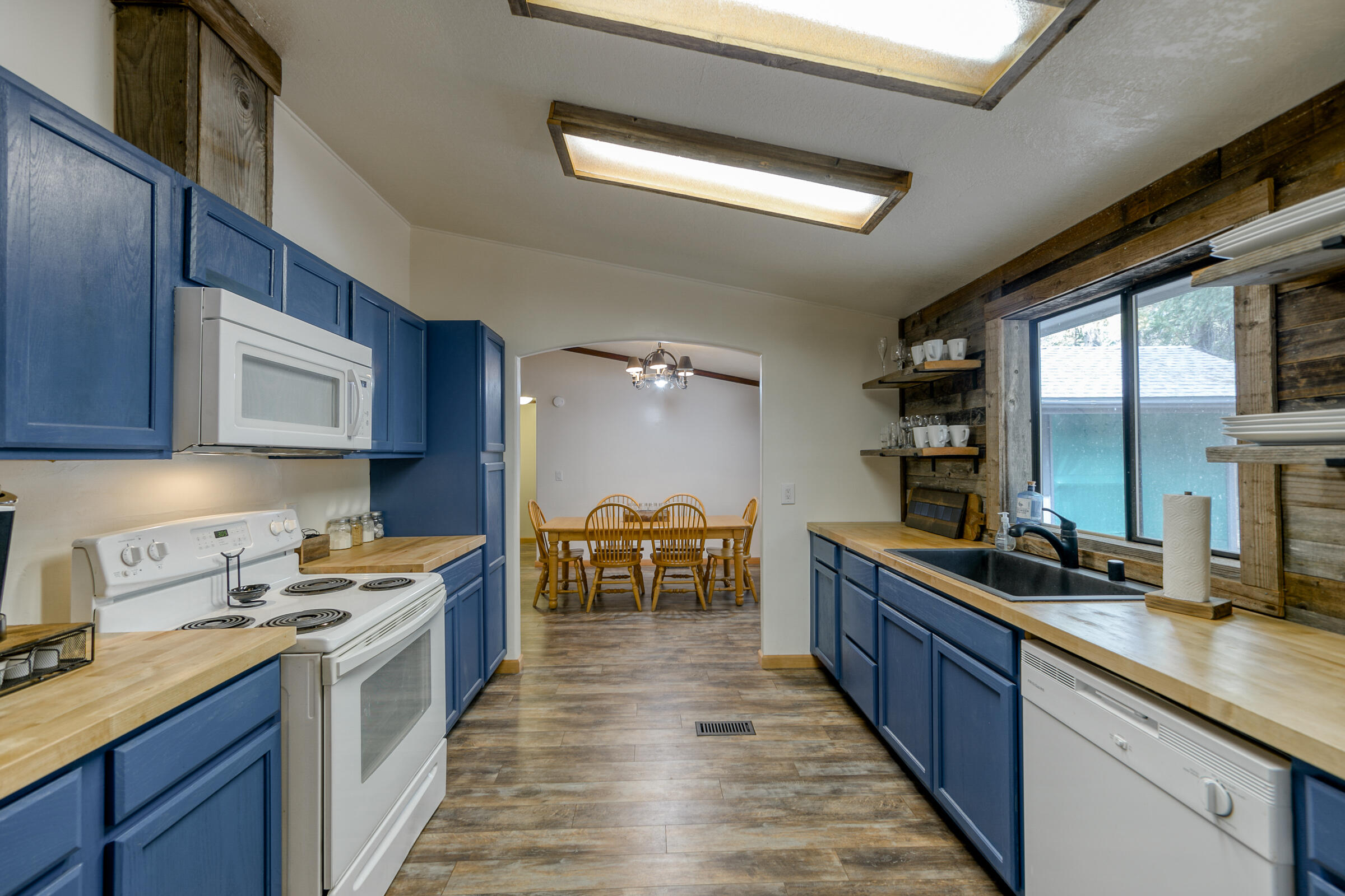 8133 Lake McCumber Road Shingletown, CA 96088 - Photo 18 of 56 Kitchen